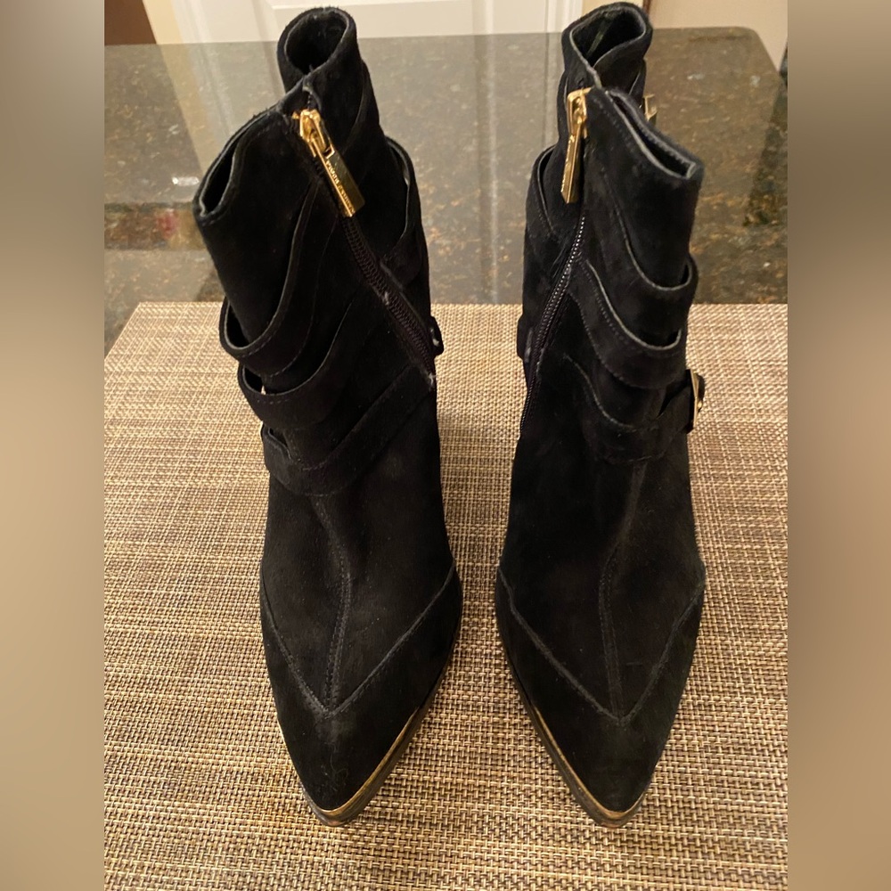 Elegant Black Ankle Boots